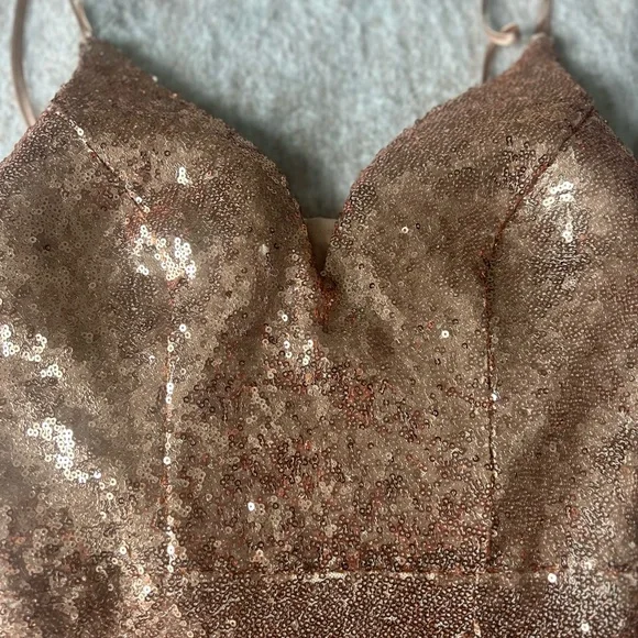 Gold dress - Picture 1 of 3